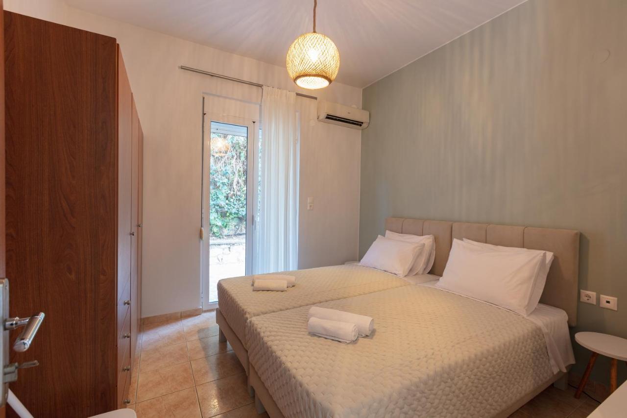 Aparthotel Pietra Di Mare à Petres  Extérieur photo