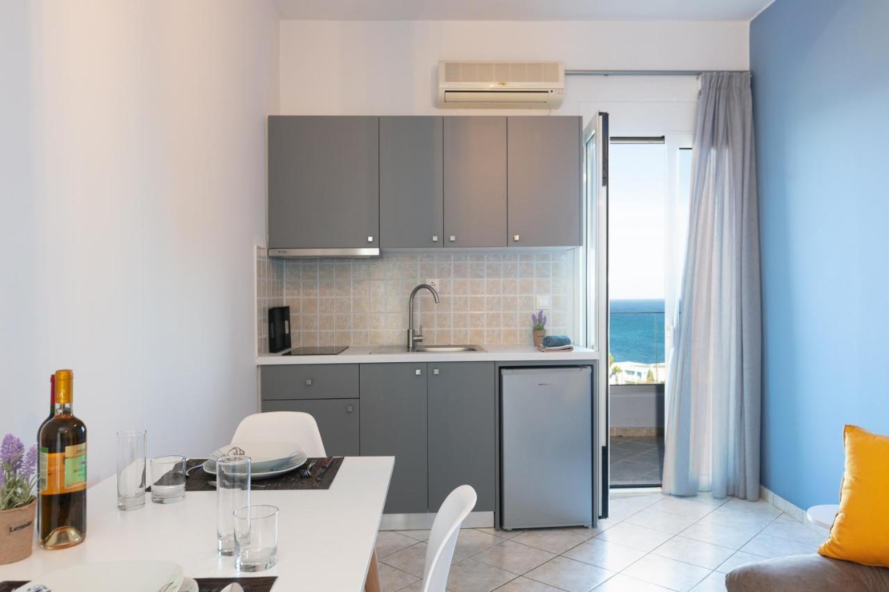 Aparthotel Pietra Di Mare à Petres  Extérieur photo