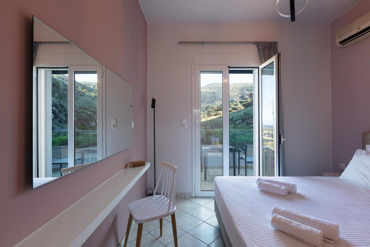 Aparthotel Pietra Di Mare à Petres  Extérieur photo